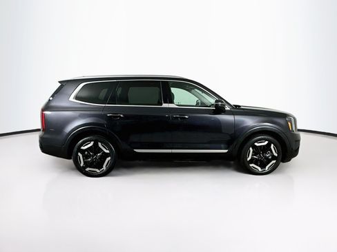 Used 2025 Kia Telluride S FWD image 10