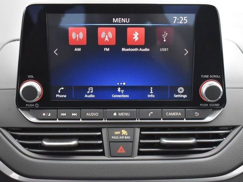 Used 2025 Nissan Altima 2.5 S image 10