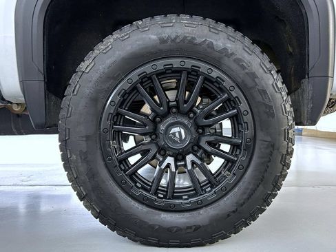 Certified 2022 GMC Sierra 2500 SLT w/ SLT Convenience Package AWD/4WD image 24