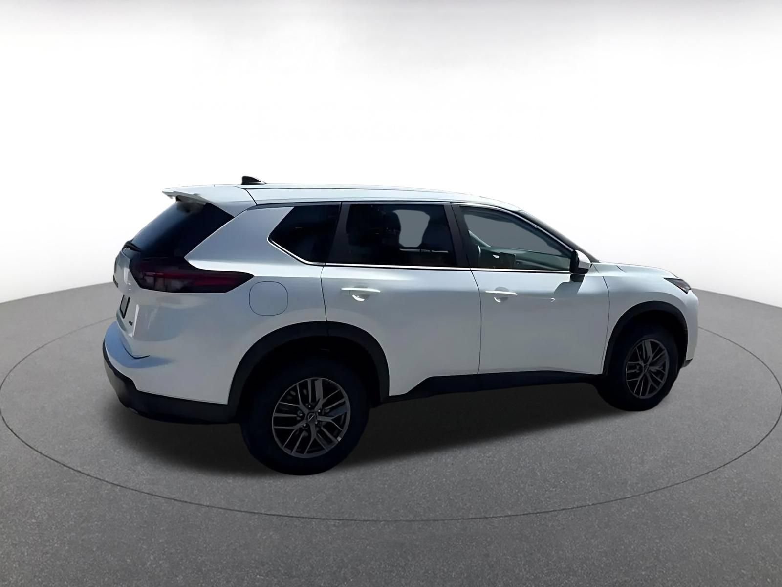 Used 2026 Nissan Rogue SV AWD/4WD image 14