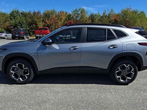 New 2025 Chevrolet Trax LT w/ Driver Confidence Package image 41