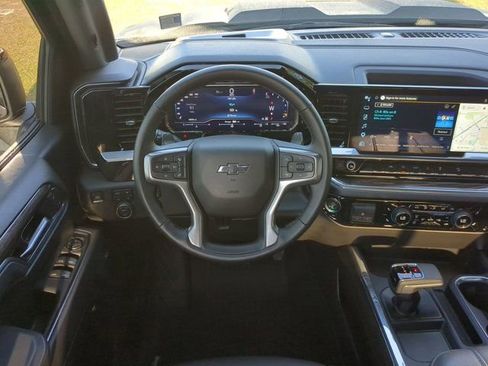 Used 2025 Chevrolet Silverado 1500 LT Trail Boss w/ Convenience Package II image 16