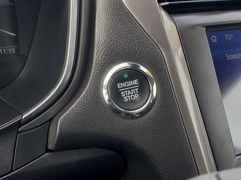 Used 2020 Ford Fusion SE image 15