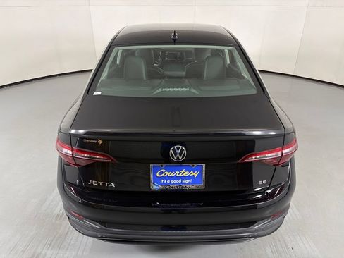 Used 2024 Volkswagen Jetta SE FWD image 7