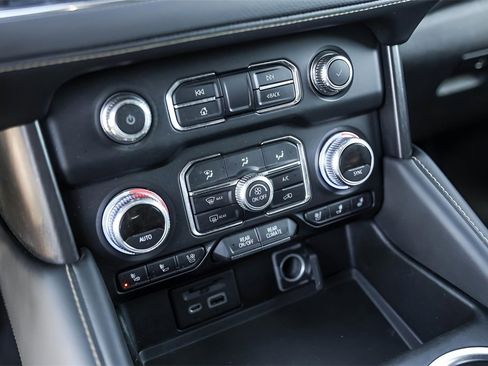 Used 2021 GMC Yukon XL AT4 w/ AT4 Premium Plus Package image 20