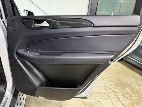 Used 2019 Mercedes-Benz GLS 450 4MATIC w/ Premium 1 Package image 32