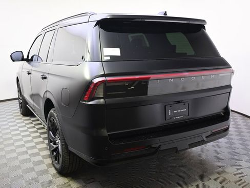 New 2026 Lincoln Navigator Reserve AWD/4WD image 4