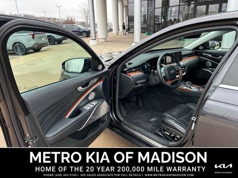 Used 2020 Kia K900 Luxury w/ VIP Package image 12