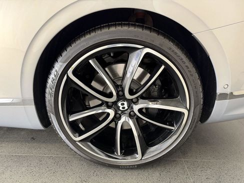 Used 2023 Bentley Continental GT Azure image 11