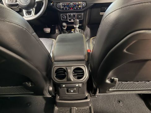 Used 2024 Jeep Wrangler Unlimited Sahara w/ Safety Group AWD/4WD image 67