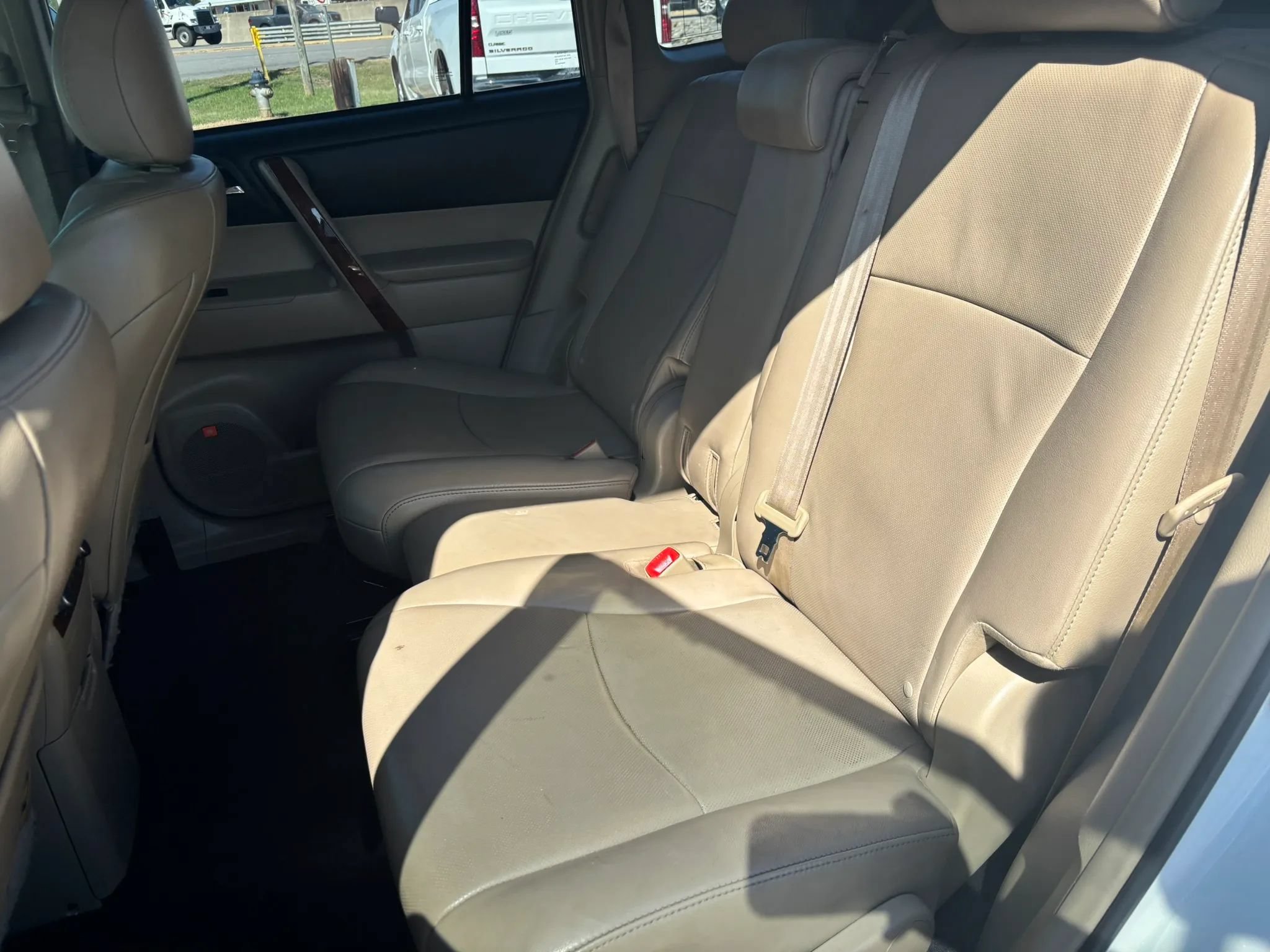 Used 2012 Toyota Highlander Limited w/ Tow Pkg AWD/4WD image 14