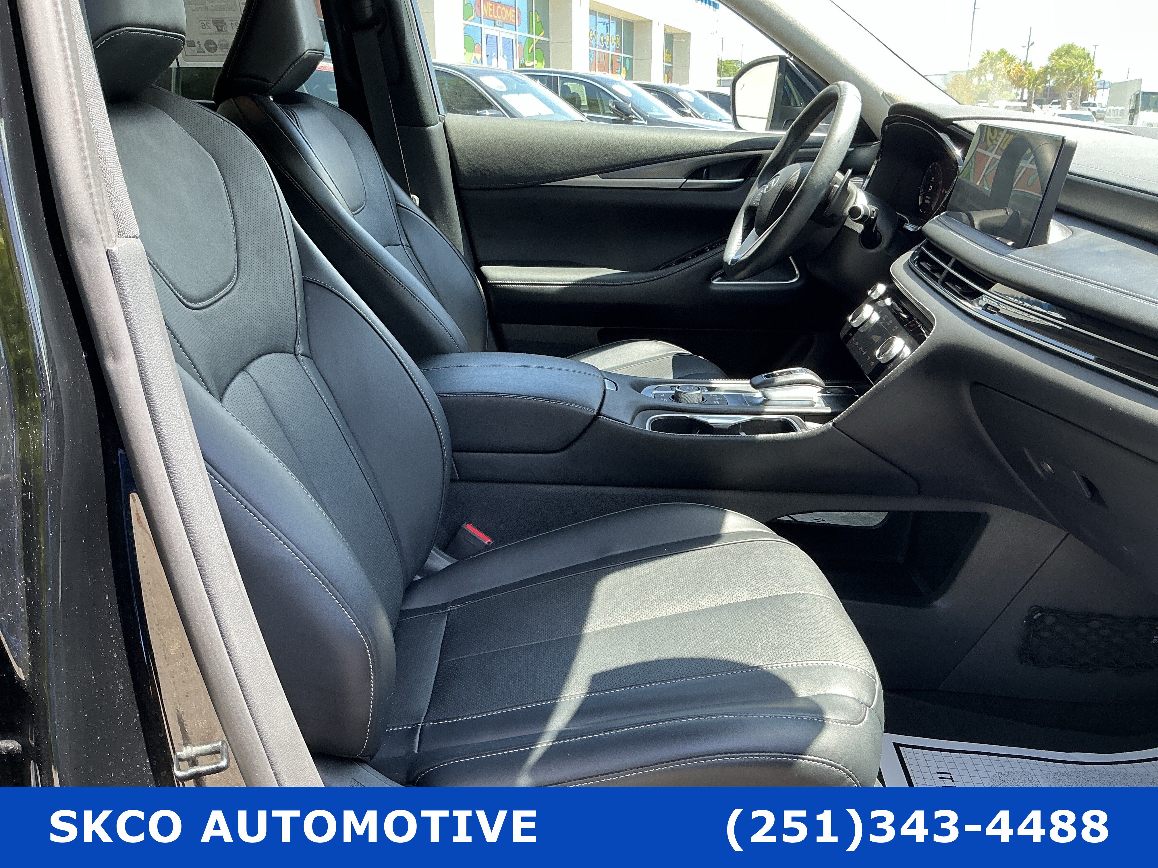 Used 2023 INFINITI QX60 Luxe w/ Vision Package FWD image 13