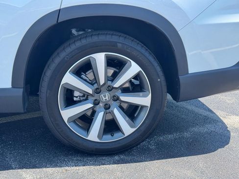 Certified 2025 Honda Pilot Touring image 8