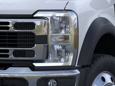 New 2026 Ford F550 4x4 Supercab Super Duty w/ XLT Value Package image 18