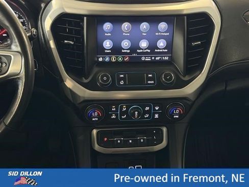 Certified 2022 GMC Acadia SLT w/ LPO, Black Accent Package AWD/4WD image 6
