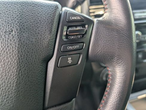Used 2021 Nissan Titan PRO-4X w/ Pro-4x Convenience Package AWD/4WD image 13