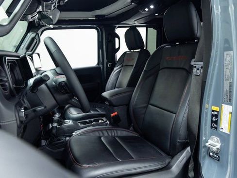 Used 2024 Jeep Gladiator Rubicon w/ Convenience Group image 21