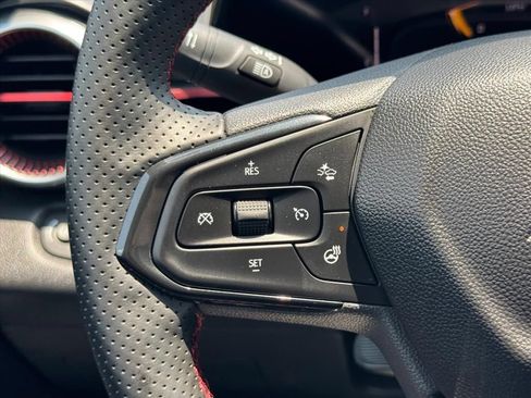 Used 2025 Chevrolet Trax RS w/ Driver Confidence Package FWD image 17