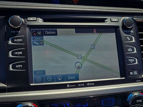 Used 2019 Toyota Highlander XLE AWD/4WD image 24