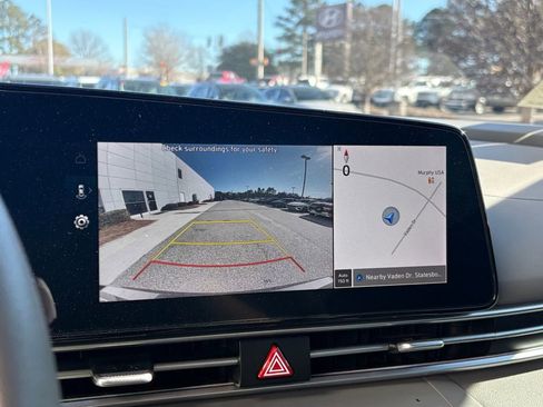 Used 2024 Hyundai Elantra Blue image 16