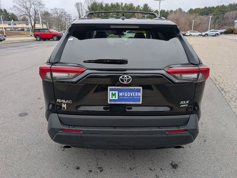 Used 2022 Toyota RAV4 XLE w/ Convenience Package image 4
