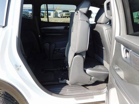 Used 2025 Buick Enclave Sport Touring image 31