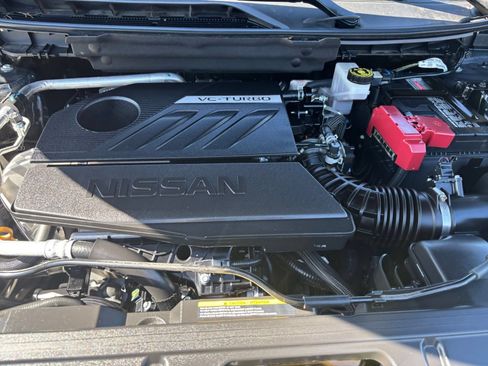 Used 2025 Nissan Rogue SV FWD image 34