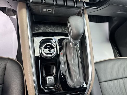 Used 2024 GMC Canyon Denali image 26