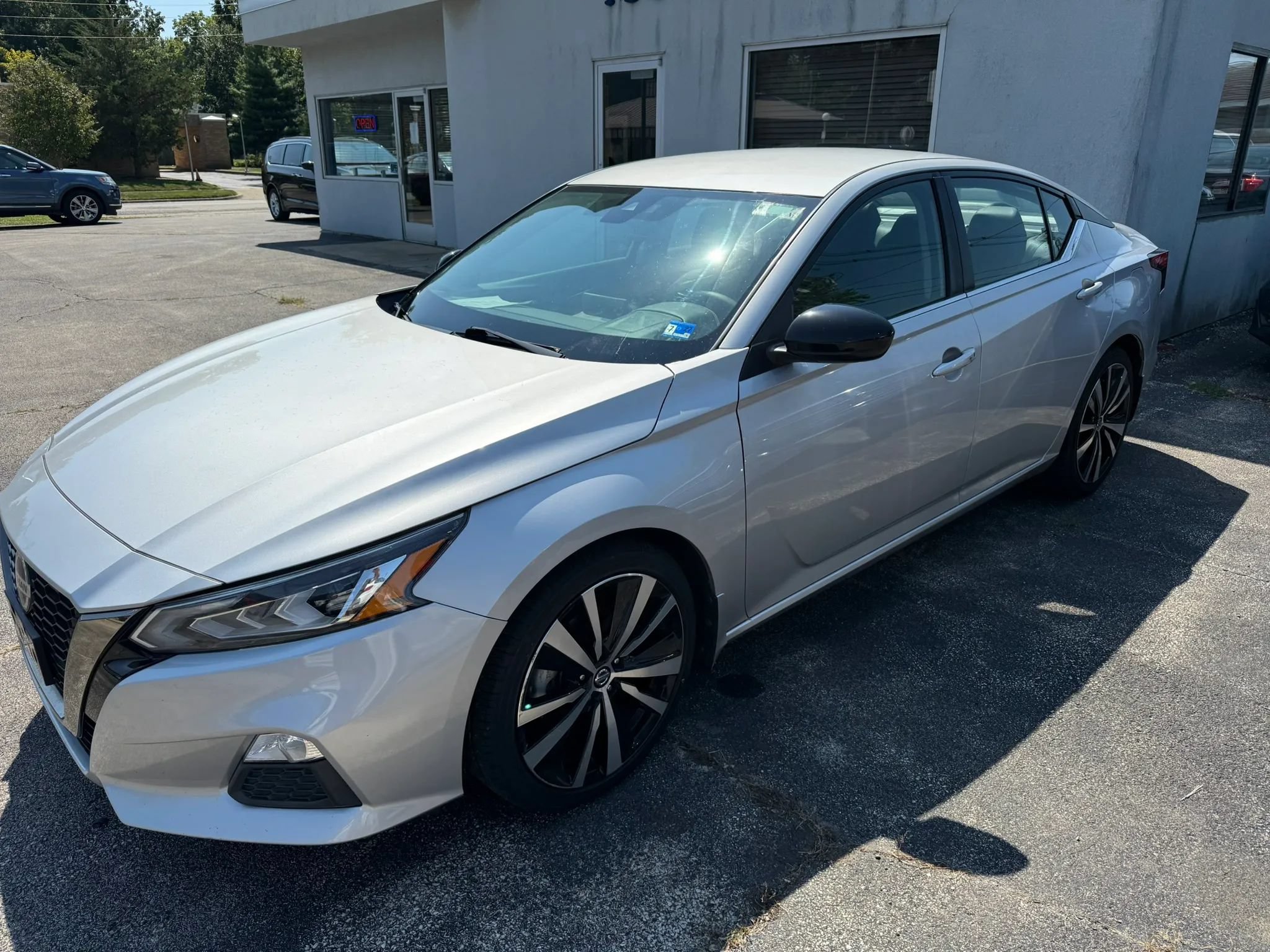 Used 2021 Nissan Altima 2.5 SR FWD image 14
