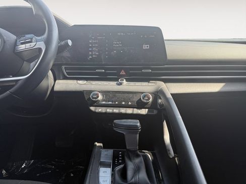 Used 2023 Hyundai Elantra SEL w/ Convenience Package FWD image 11