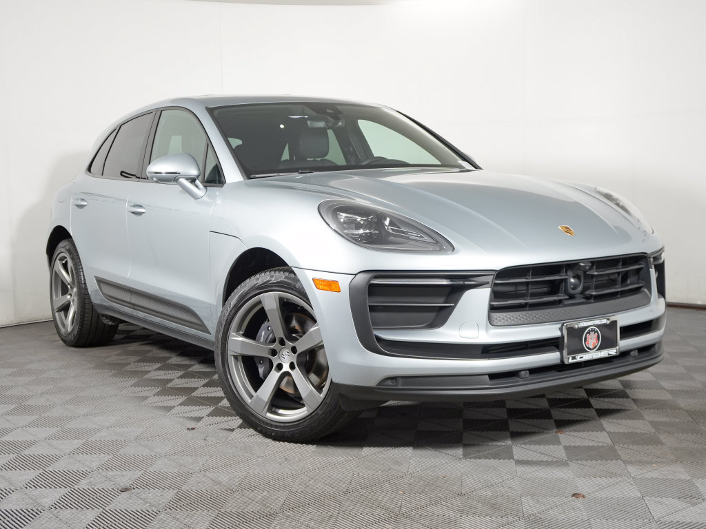 Certified 2023 Porsche Macan Turbo AWD/4WD image 9