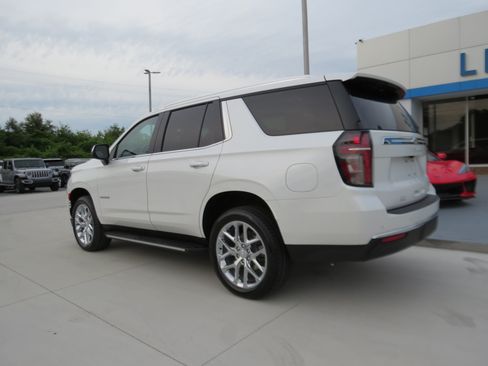 Used 2024 Chevrolet Tahoe LT w/ Luxury Package AWD/4WD image 3