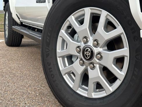 New 2026 Toyota Tacoma SR5 image 2