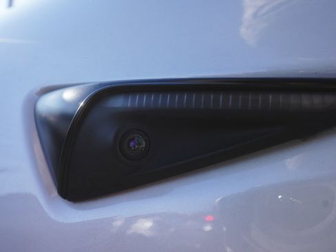 Used 2022 Tesla Model Y Long Range image 44