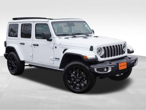 Certified 2025 Jeep Wrangler Unlimited Sahara w/ Safety Group image 5