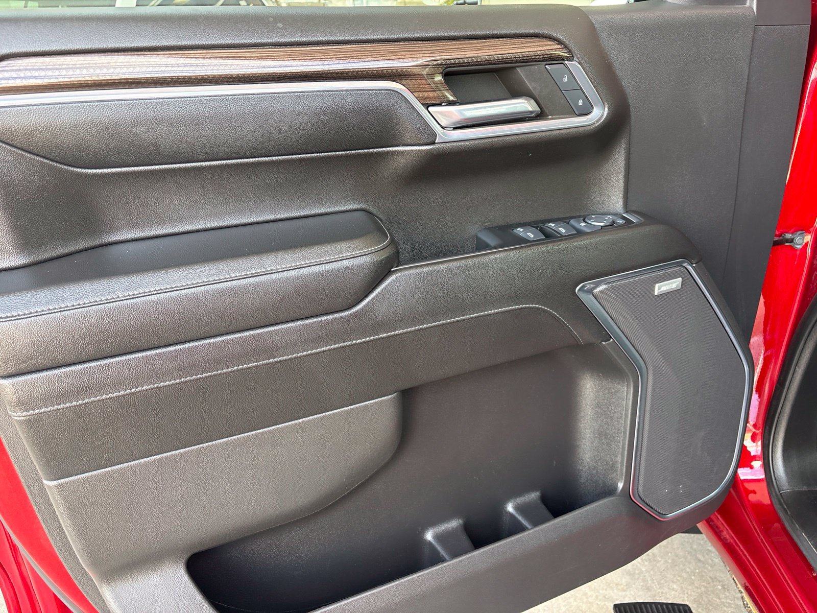 Used 2024 Chevrolet Silverado 1500 LT Trail Boss w/ Convenience Package II AWD/4WD image 11