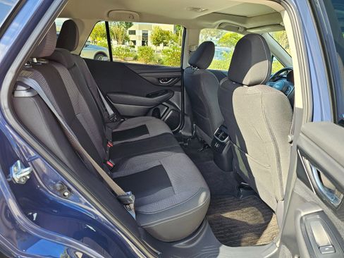 Used 2025 Subaru Outback Premium image 29