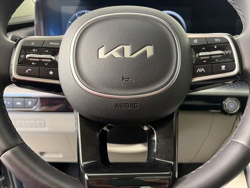 Used 2024 Kia Carnival SX Prestige image 15