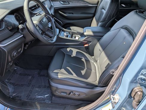 New 2026 Jeep Grand Cherokee Limited RWD image 12