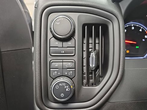 Used 2024 Chevrolet Silverado 2500 Custom w/ Custom Value Package image 24