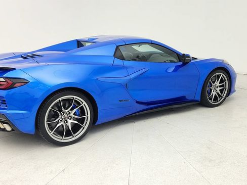 Used 2025 Chevrolet Corvette E-Ray AWD/4WD image 7