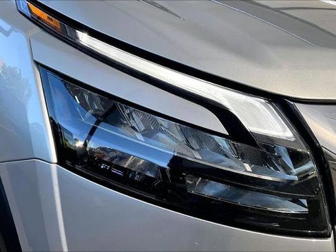 Certified 2024 Nissan Pathfinder SV image 26