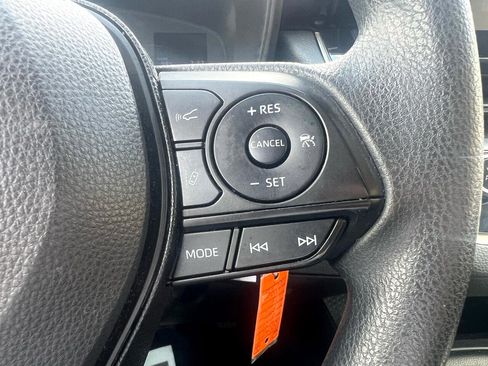 Used 2020 Toyota Corolla LE image 13