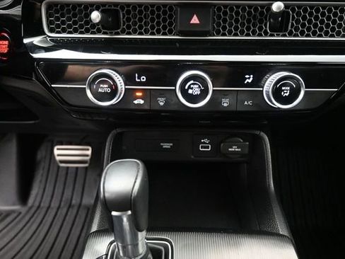 Used 2024 Honda Civic Sport image 3