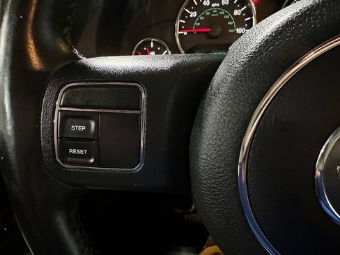 Used 2017 Jeep Wrangler Unlimited Sahara AWD/4WD image 11