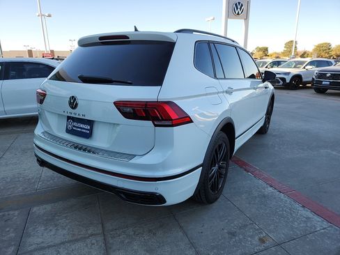Used 2022 Volkswagen Tiguan SE R-Line image 7