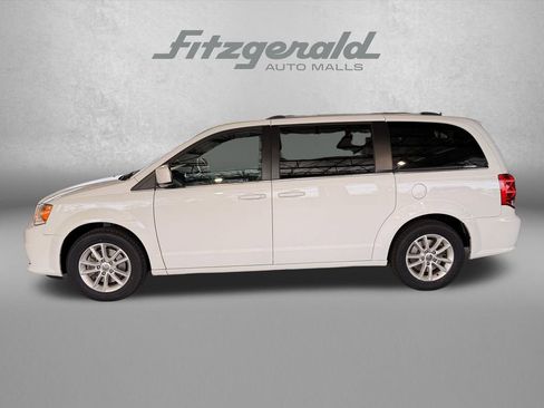 Used 2018 Dodge Grand Caravan SXT FWD image 3