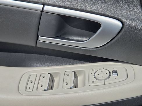 Used 2025 Hyundai Sonata SEL FWD image 14