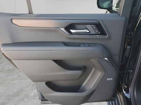 New 2026 GMC Yukon Denali w/ Sun & Power Step Package image 17
