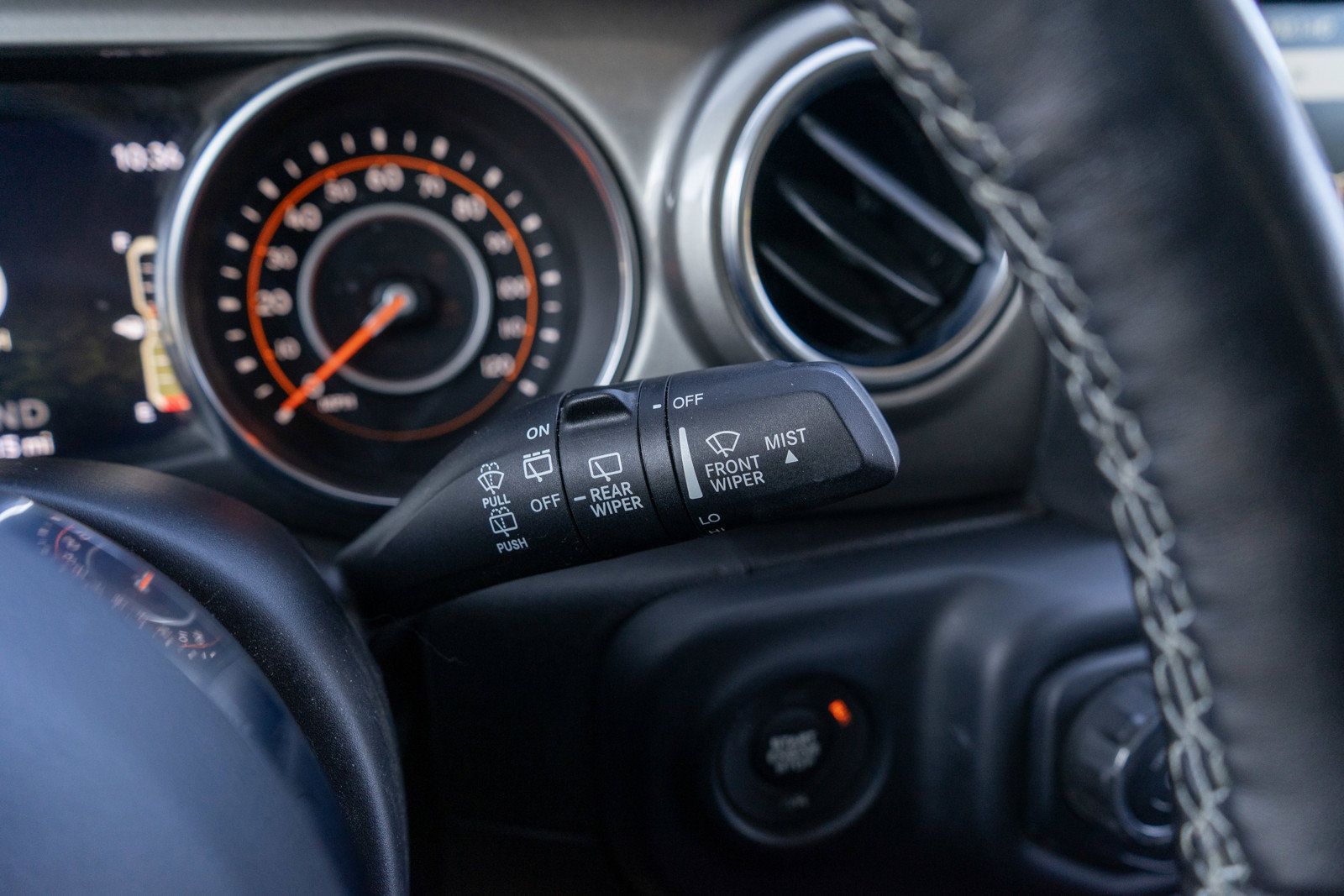 Used 2019 Jeep Wrangler Unlimited Sahara AWD/4WD image 27